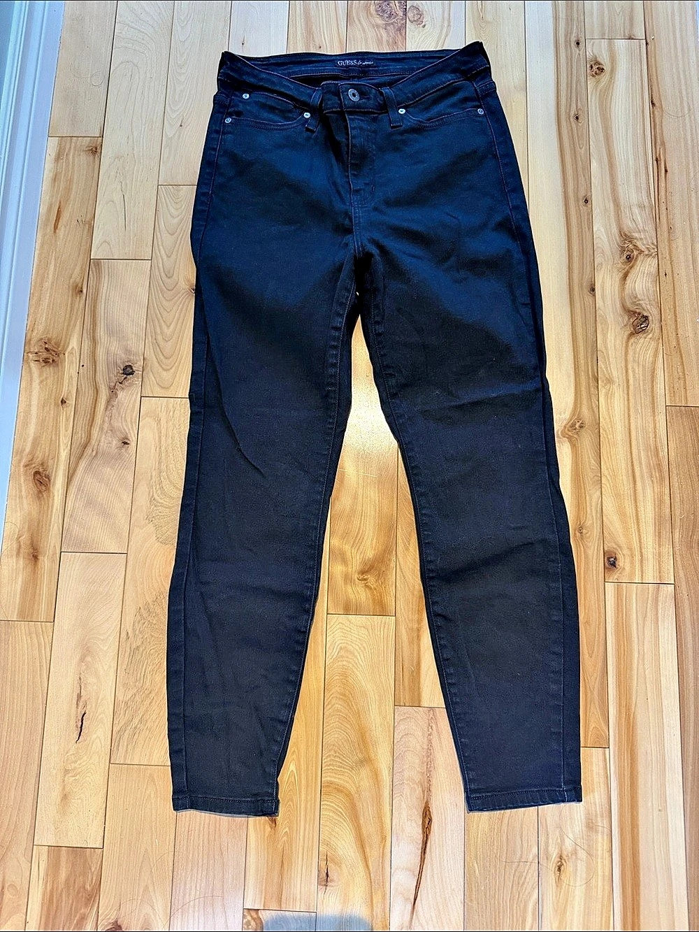 GUESS Skinny Jeans Black Like New